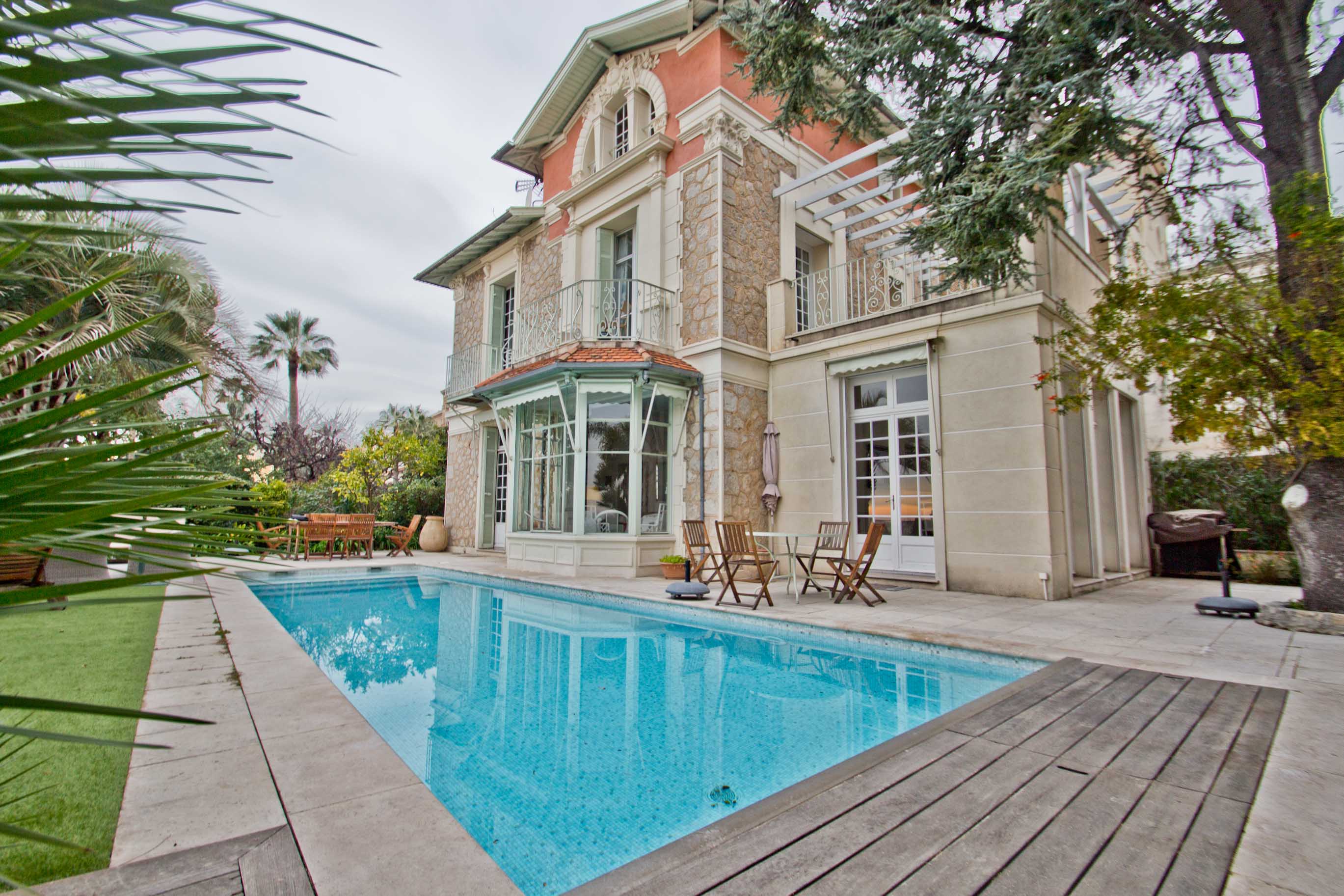 Cannes Accommodations THE CONTROL OF YOUR SECONDARY HOME IN CANNES AND AROUND IN PEACE