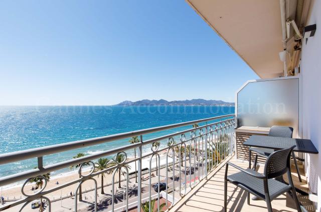 Regates Royales of Cannes 2024 apartment rental D -135 - Terrace - Kiss