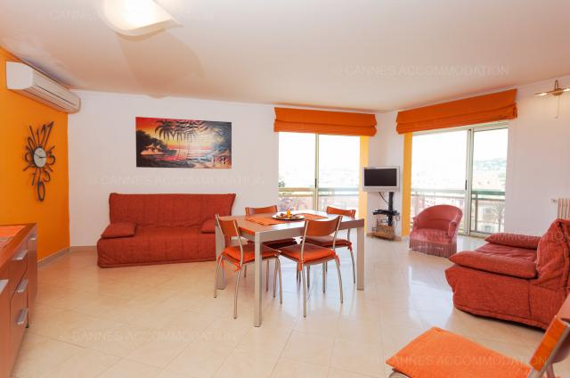 Location appartement Festival Cannes 2024 J -14 - Hall – living-room - 16 republique 3p