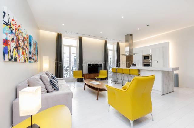 Location appartement Régates Royales de Cannes 2024 J -144 - Hall – living-room - Clic 20