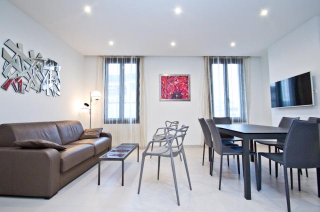 Cannes Film Festival 2024 apartment rental D -15 - Hall – living-room - Sky