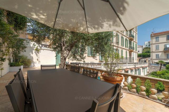 Location appartement Cannes Lions 2024 J -48 - Terrace - Valley