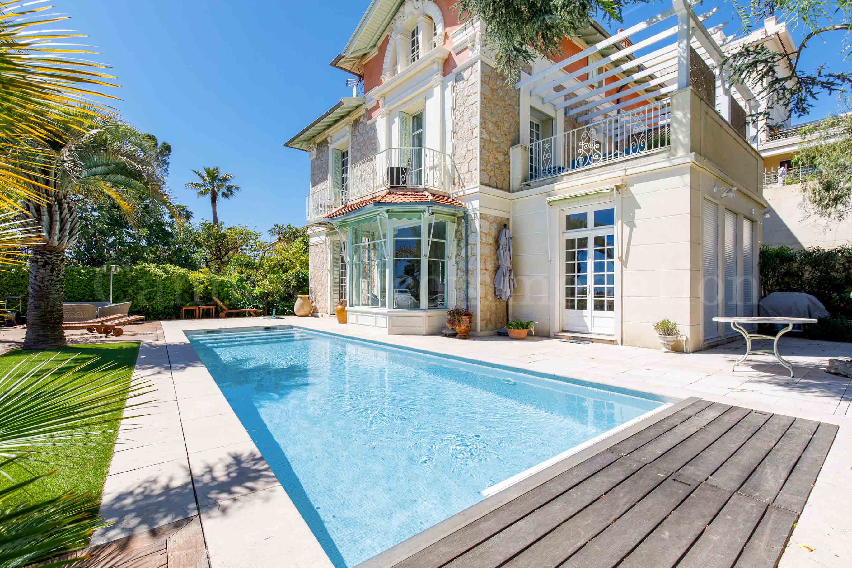 Cannes Accommodations AMWC 2027 apartment rental