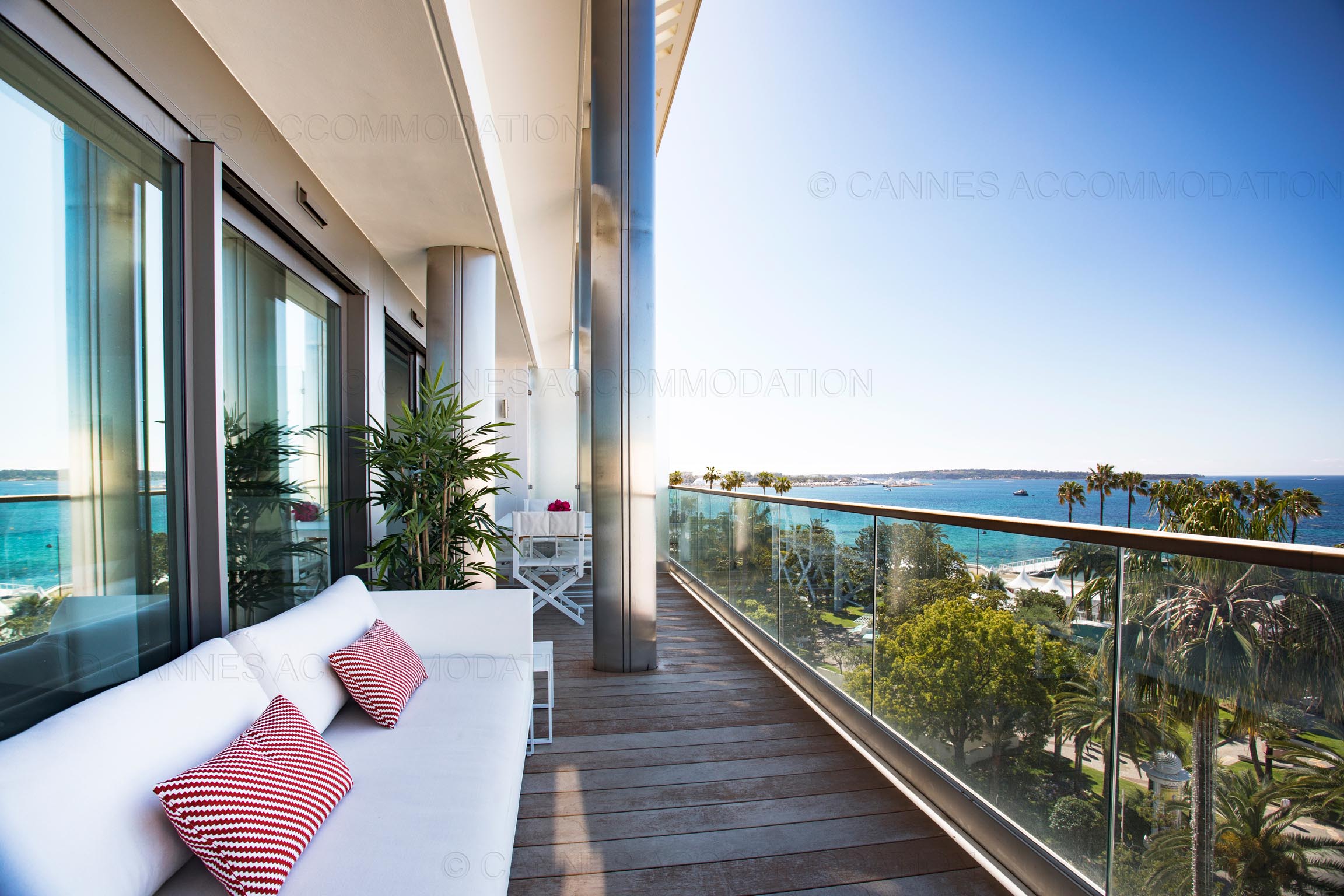 Cannes Accommodations 4 croisette deluxe apartments opposite the Palais des Festivals