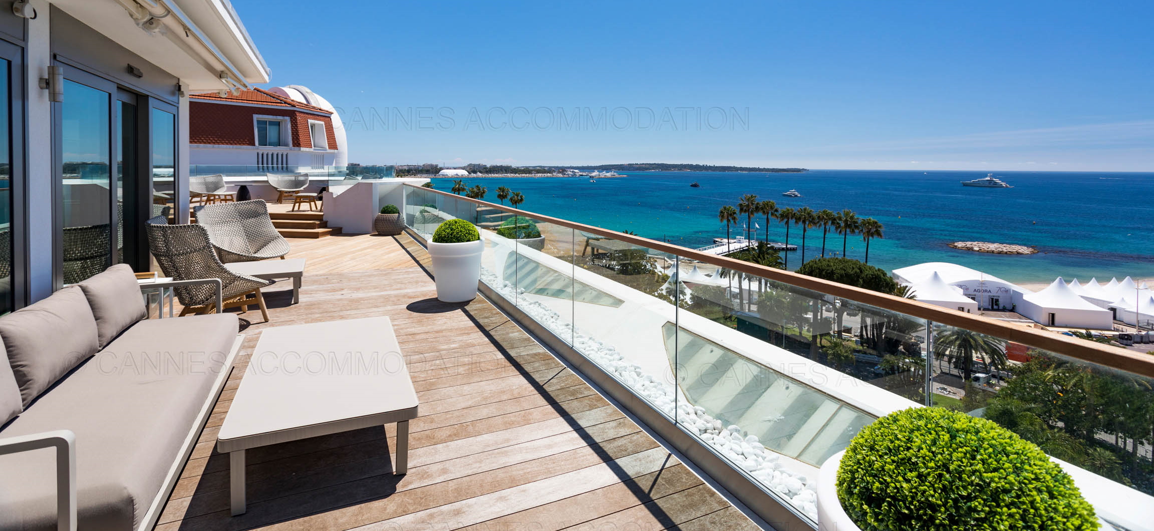 Cannes Accommodations 4 croisette deluxe apartments opposite the Palais des Festivals