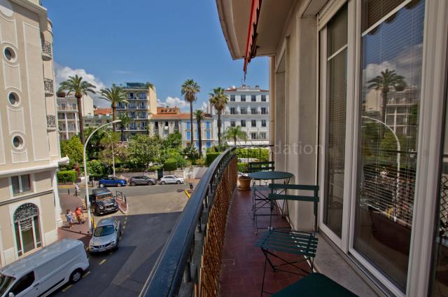 Location appartement Cannes Yachting Festival 2024 J -117 - Details - Galet