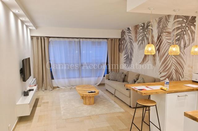 Location appartement Cannes Yachting Festival 2024 J -117 - Hall – living-room - GRAY 4I7