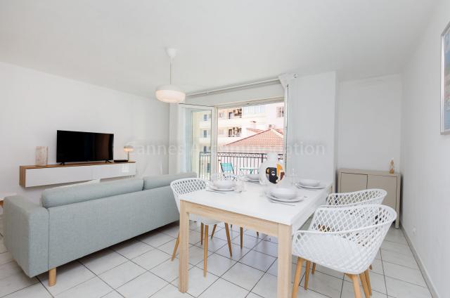 Holiday apartment and villa rentals: your property in cannes - Hall – living-room - Palazzio RE