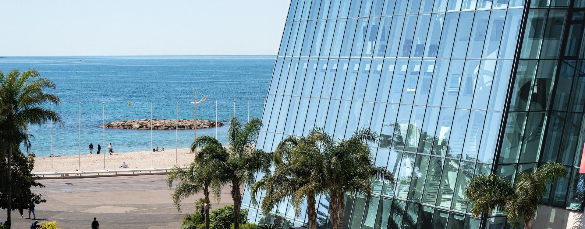 Apartment rental for Datacloud world congress